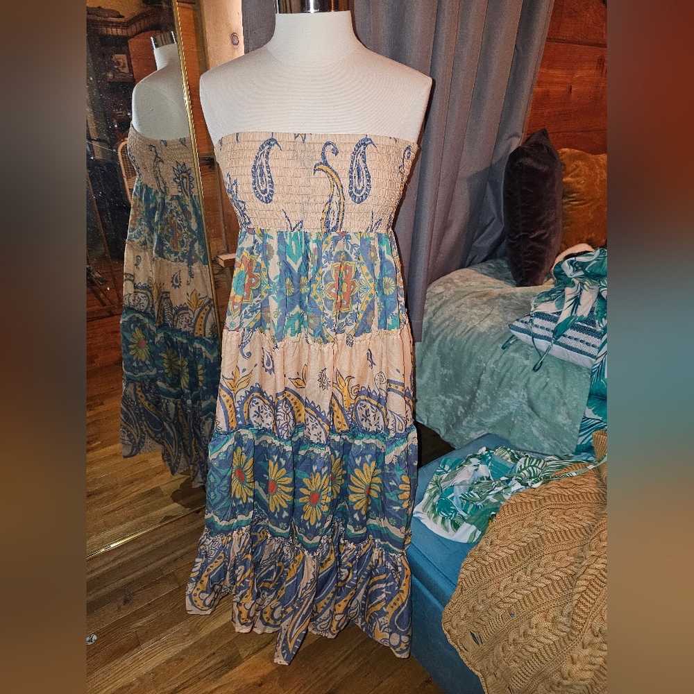 Elegant Strapless Floral Free People Dress in Blue and Cream